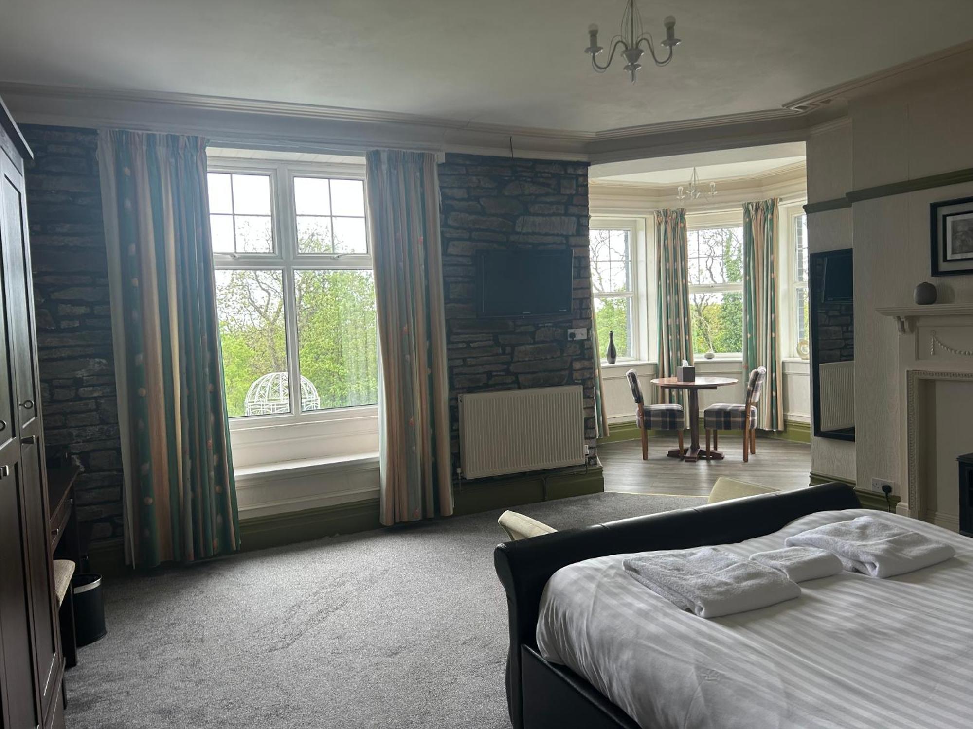 Broadway House Bed & Breakfast Laugharne Exterior photo